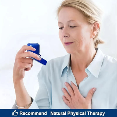An older woman with short blonde hair and a light blue blouse holding the AirVantage Physio Mini OPEP device while placing her other hand on her chest. She looks at the device with a calm and satisfied expression, highlighting its use for natural respiratory therapy. The image includes text recommending the product for natural physical therapy.